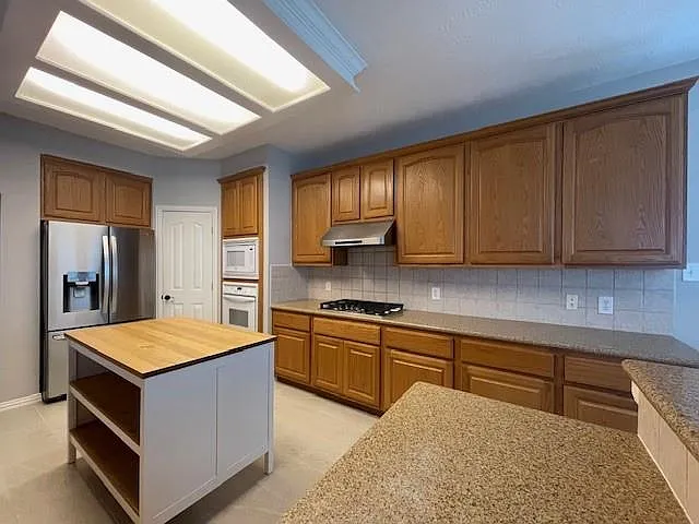 8519 Babbling Brook Ct — Photo 11