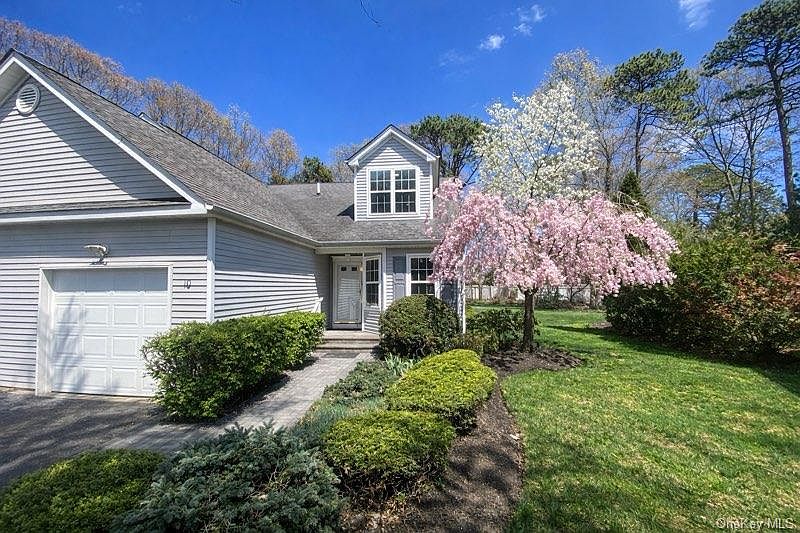1st image of 10 Gettysburg Drive