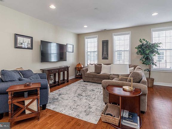 2nd image of 104 Brinley Ct