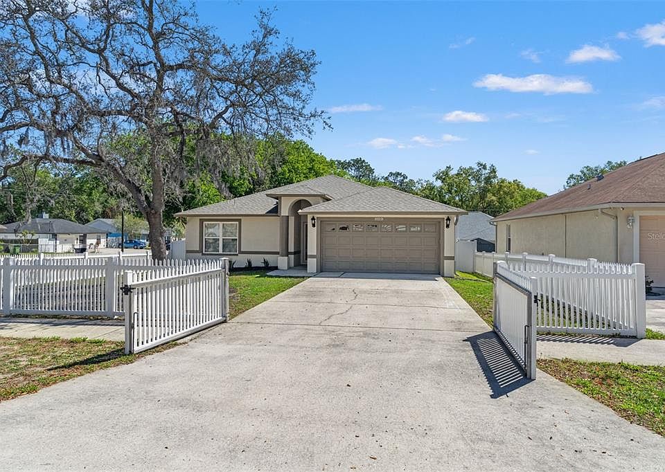 1st image of 10221 N Woodmere Rd