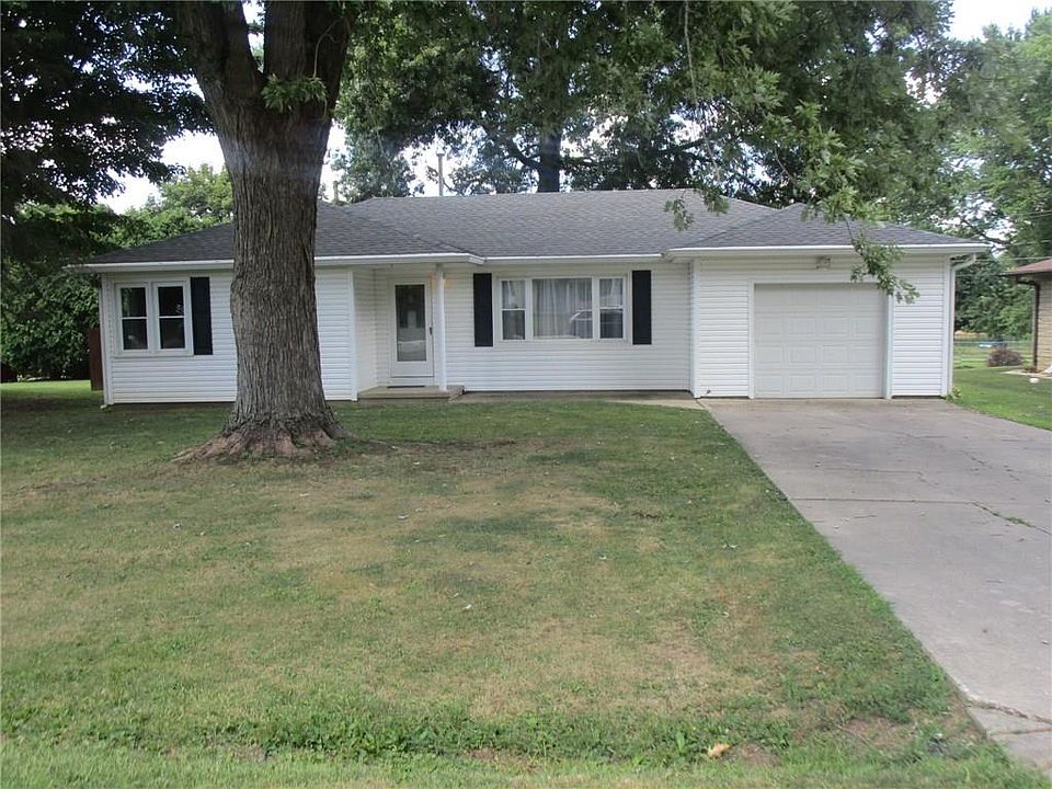 1st image of 1810 Hillcrest Dr