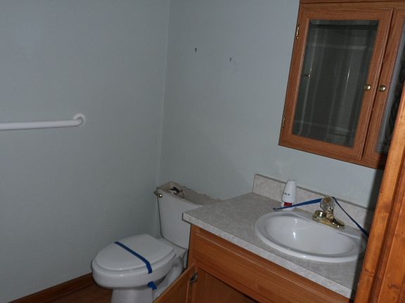 4th image of 105 Cherry Ave