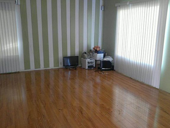 5th image of 520 Florentine Dr
