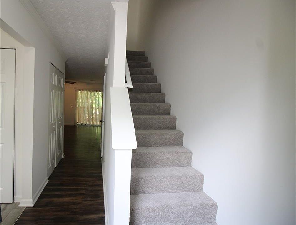 1st image of 4031 Bayside Cir