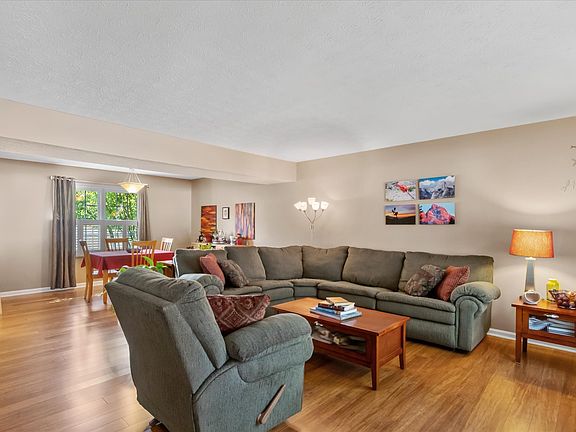 4th image of 8547 Woodstone Way S