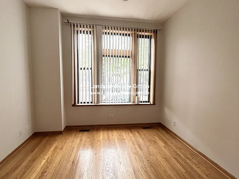 1427 N Wood St #1F — Photo 3