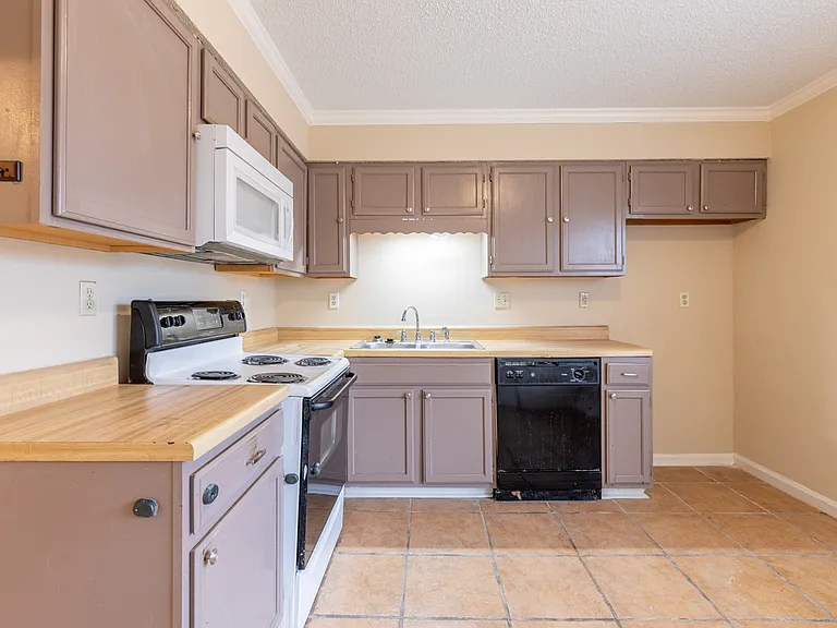 10152 Yates Dr — Photo 11
