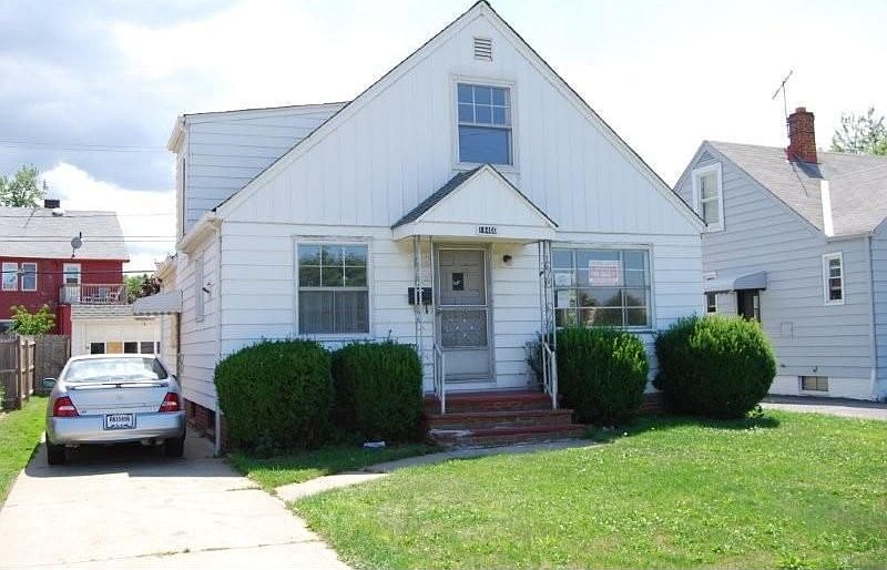 1st image of 18400 Harland Ave