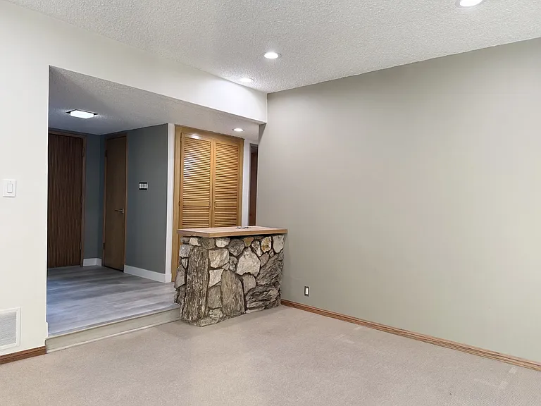 9721 Orangewood Ave — Photo 7