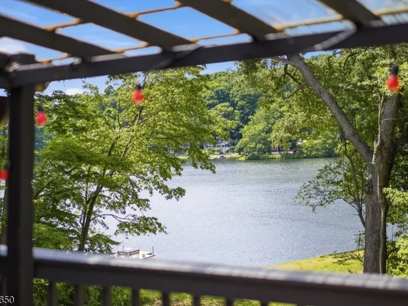 228 Waconia Rd, Vernon Twp., NJ 07422