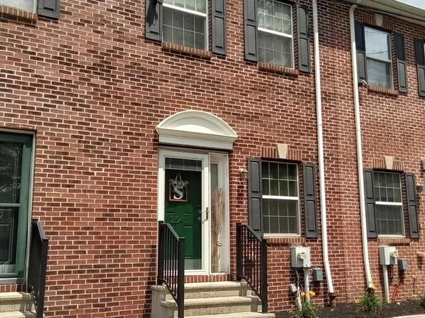 2541 Pickwick St, Philadelphia, PA 19134