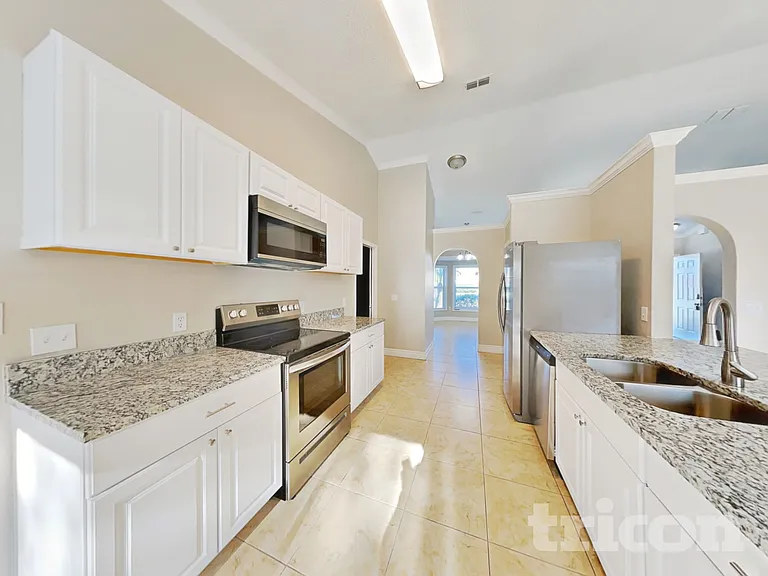 312 Colony Ct — Photo 5