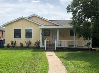 1111 W 7th St, Freeport, TX 77541