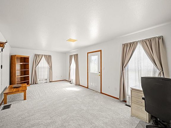5th image of 1253 S Aspen Rd