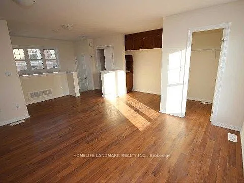 290 Cornell Centre Blvd #COACHHOUSE — Photo 8
