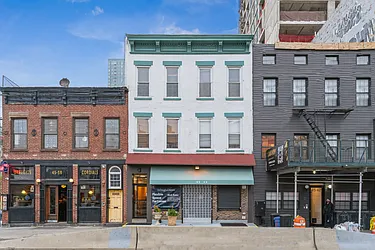 45-44 Vernon Boulevard