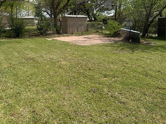 4th image of 1207 Pebble St