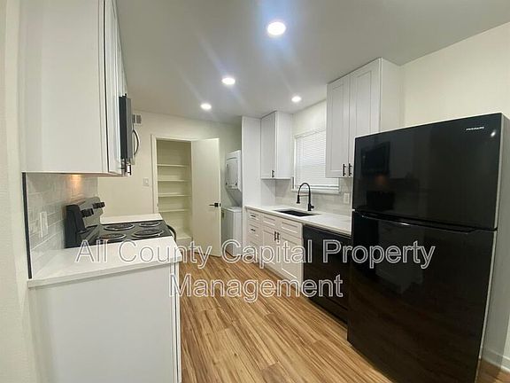 4th image of 3438 Willowrun Dr APT B