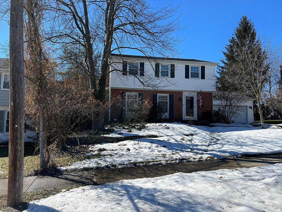 1st image of 2221 Shawnee Dr SE