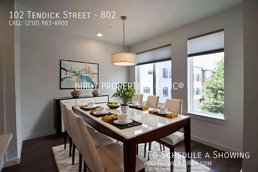"Spacious 3-Bed, 3.5-Bath Townhouse at 102 Tendick Street Your Perfect San Antonio Retreat!" — Photo 3