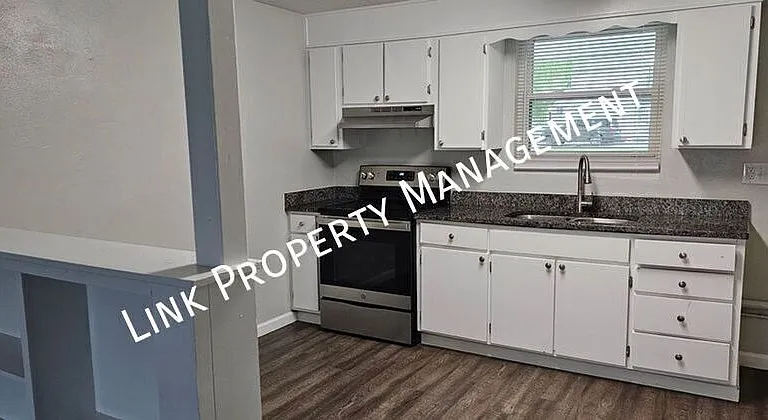 1640 Keeble St — Photo 2