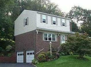 8673 W Barkhurst Dr, Pittsburgh, PA