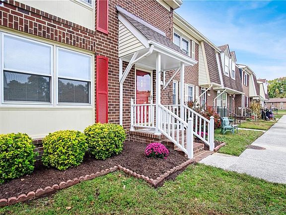 3rd image of 117 Charles Parish Dr