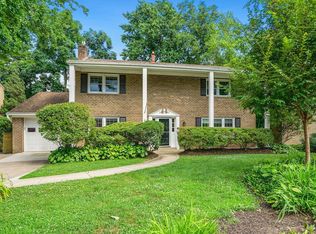 2542 N Wakefield St, Arlington, VA 22207