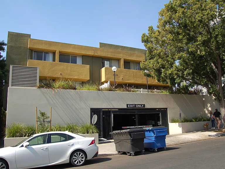 1232 Harvard St #6 — Photo 14
