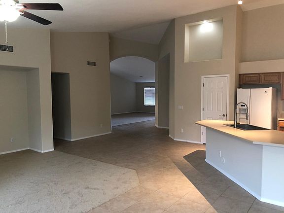 4th image of 9462 E Juanita Ave