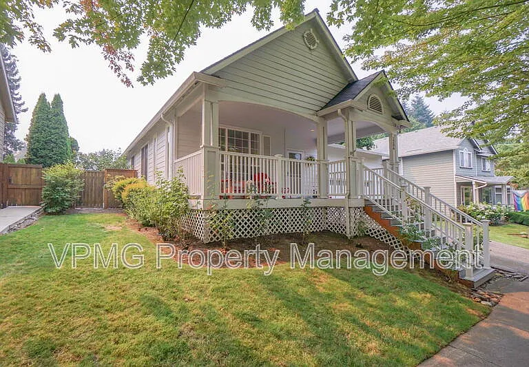 1204 NE 89th Ave — Photo 2