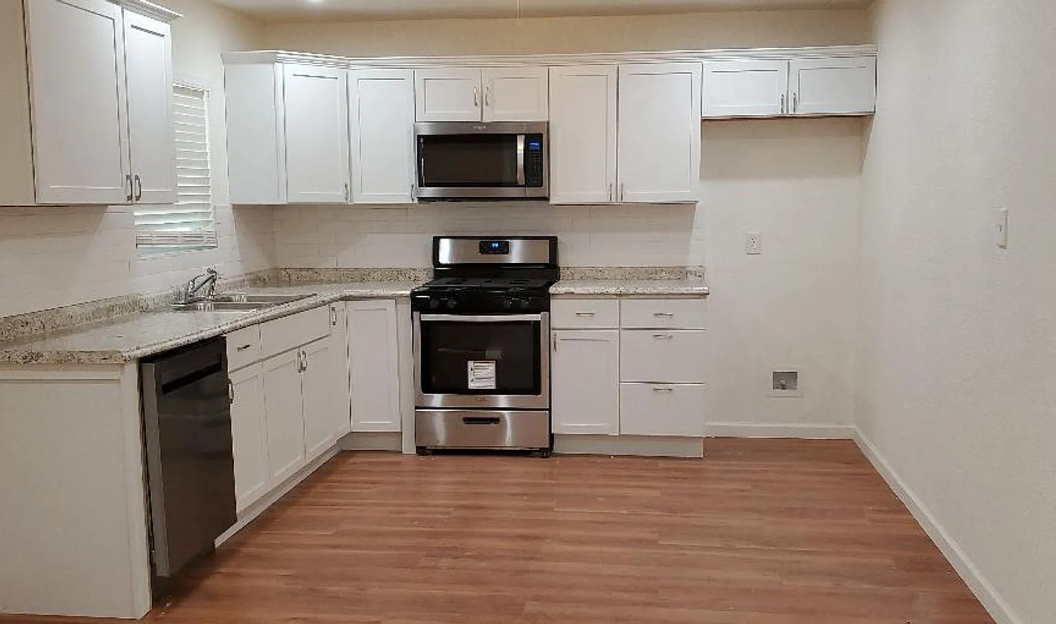 Month to Month Lease only — Photo 2