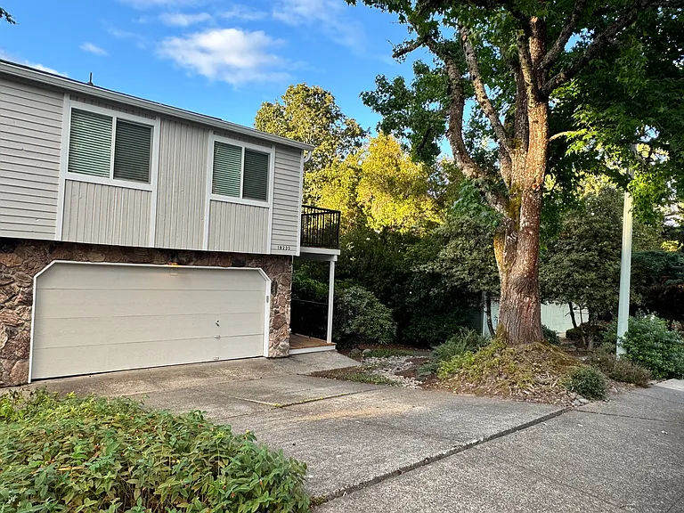 18235 SW Monte Verdi Blvd — Photo 40