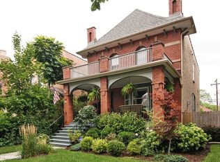 52 Washington Blvd, Oak Park, IL 60302