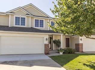 8616 Bromley Pl, Johnston, IA 50131
