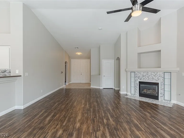 4029 Genoa Dr — Photo 8