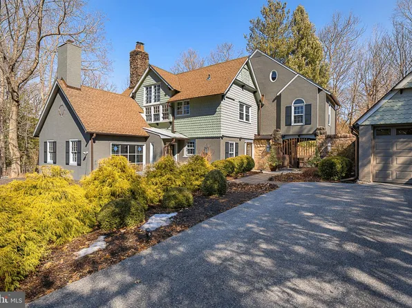 812 Castlefinn Ln, Bryn Mawr, PA 19010