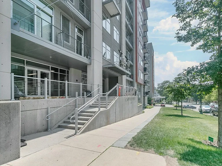 309 W Washington Ave #213 — Photo 4