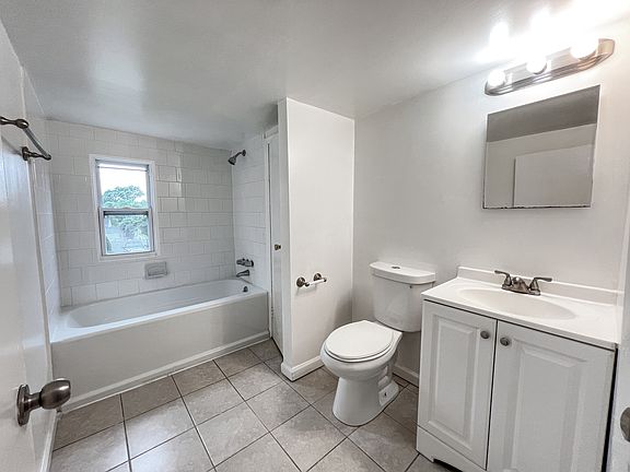 4th image of 12623 Farnell Dr