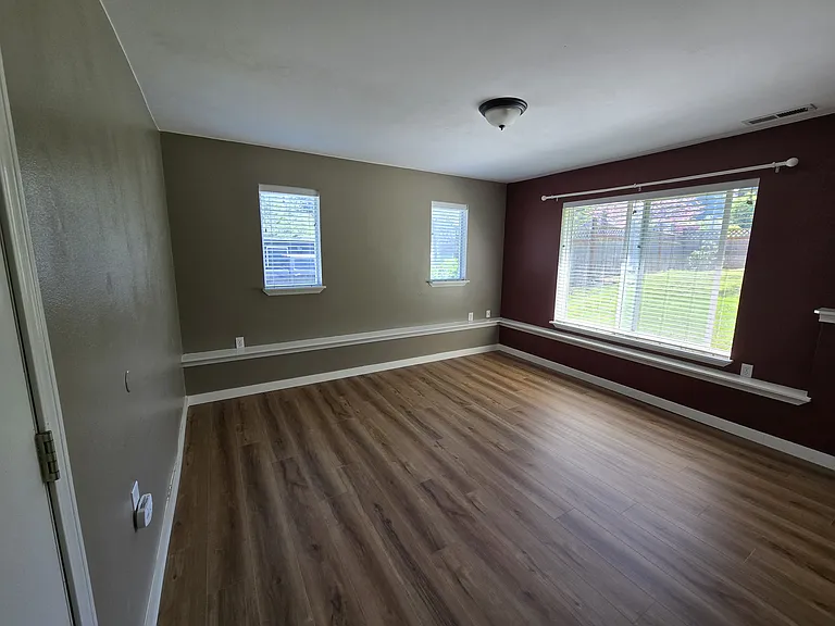 5118 75th Ave NE — Photo 4
