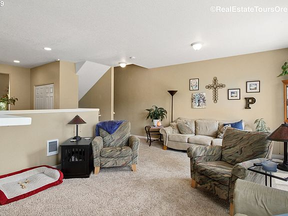 5th image of 7566 NE Chesapeake St