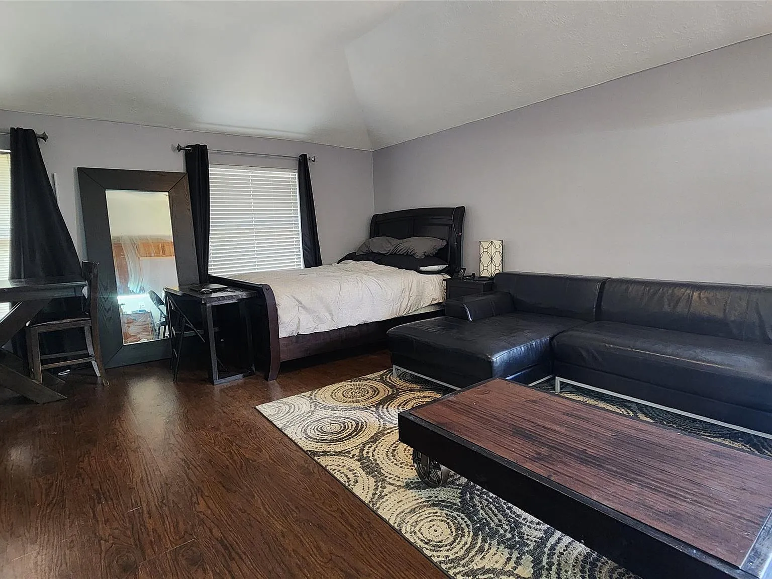 Studio, 1.0 bath, 440 sqft, $1,100 — Photo 4