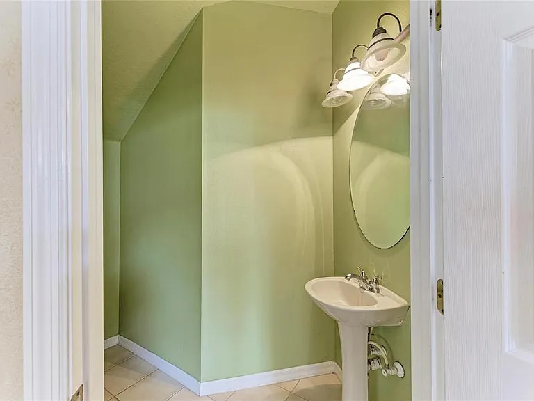 3931 Yellowstone Cir — Photo 18