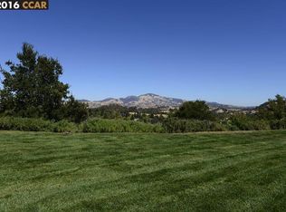 2132 Golden Rain Rd APT 5, Walnut Creek, CA 94595