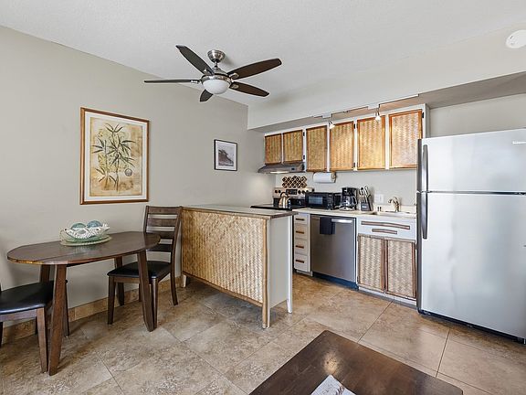 3rd image of 3959 Lower Honoapiilani Rd #713