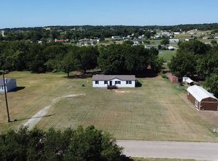 156 Creekview Meadows Dr, Springtown, TX 76082
