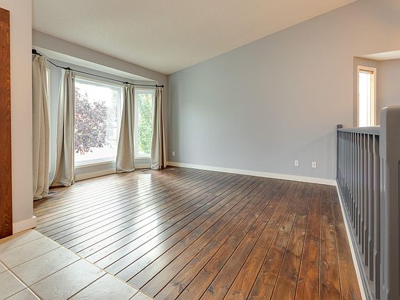 3rd image of 4810 42nd St
