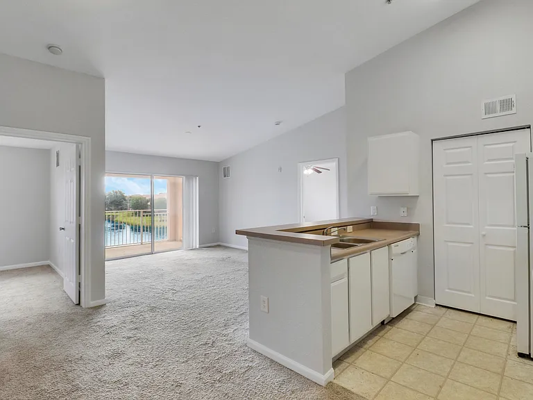 141 SW Palm Dr #306 — Photo 26