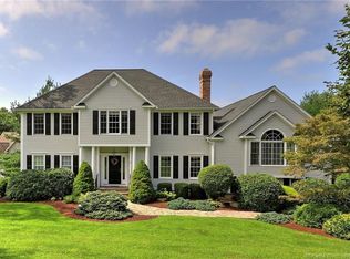 71 Aspen Ln, Trumbull, CT 06611