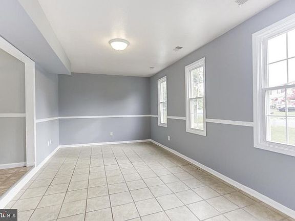 5th image of 5112 Macnamara Dr